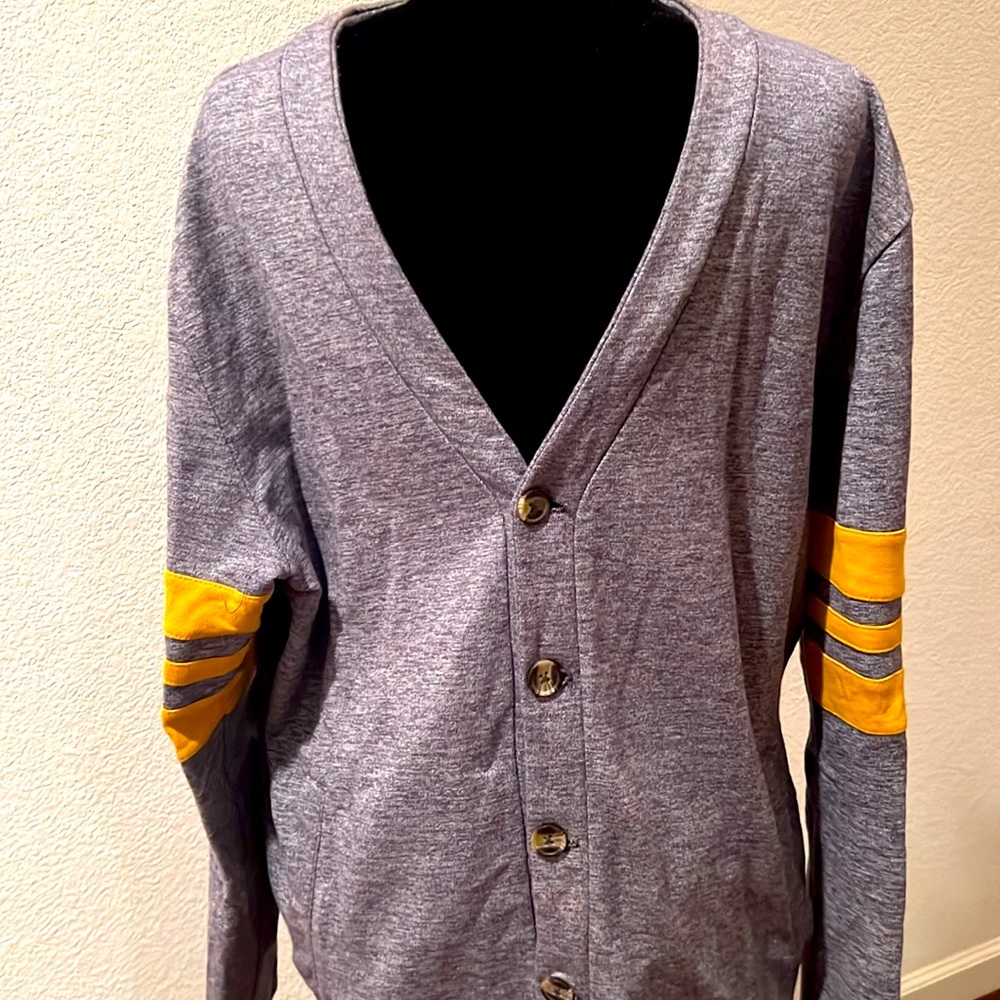 Cardigan - Picture 2 of 4